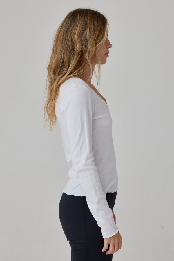 Vicki V-Neck Longsleeve Tee